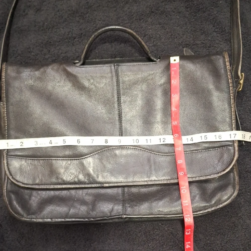 Vintage Classic Black Leather Messenger Bag - Adjustable Strap and Flap Closure